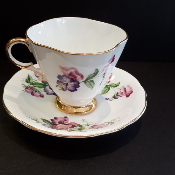 Windsor, Fine Bone China Floral Teacup And Saucer - Picture 2 of 8